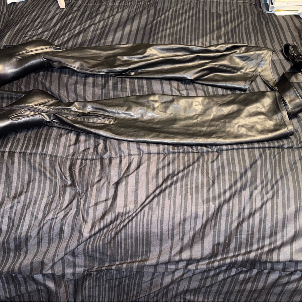 Black Over-the-Knee Women's Boots - Picture 4 of 4